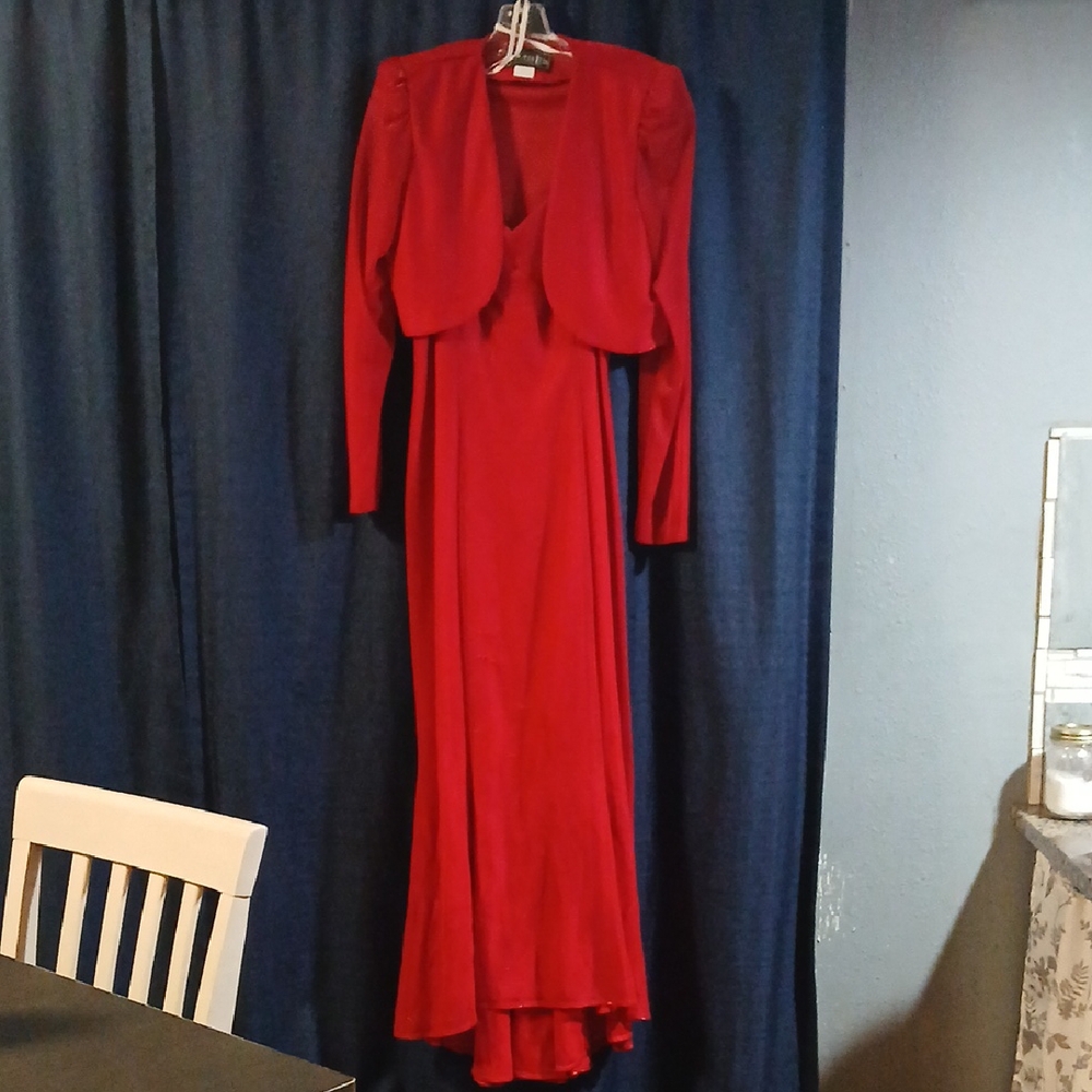 Red Long Sleeve Crew Neck Cocktail Gown